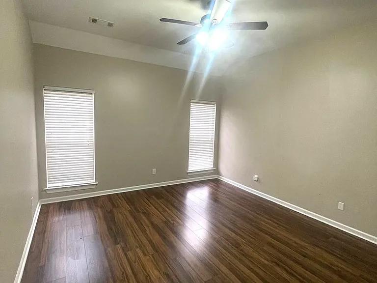 9456 Club Walk Ct — Photo 4
