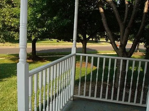 3 bed, 2.5 bath, 1900 sqft, $3,400 — Photo 4