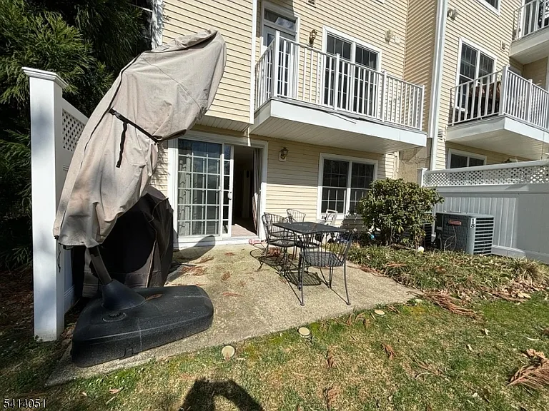 18 Ashley Ct — Photo 5