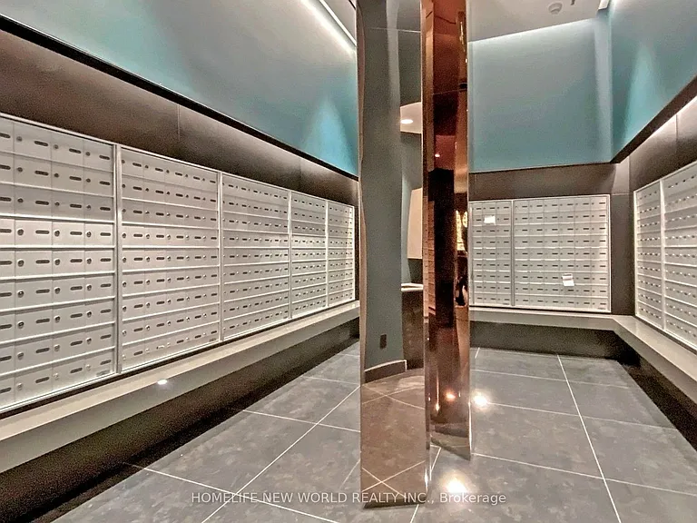 25 Richmond St E #320 — Photo 33