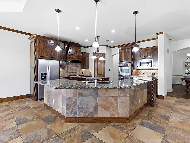 1453 Whitley Rd — Photo 9