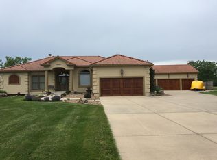 11696 W 177th Ter, Overland Park, KS 66221