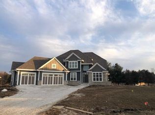 N33W29417 Millridge Rd, Pewaukee, WI 53072