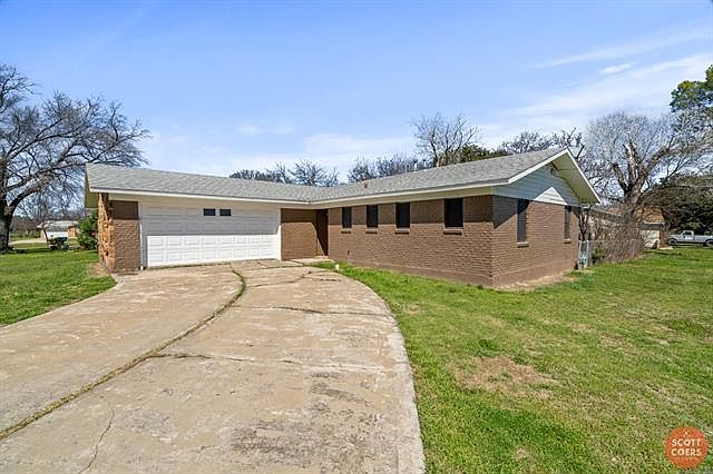 1st image of 601 Parkway Dr