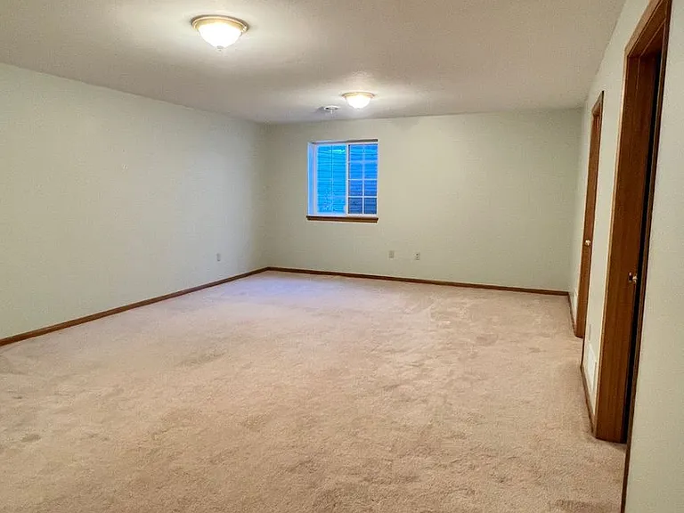 2214 Elk Ct — Photo 17