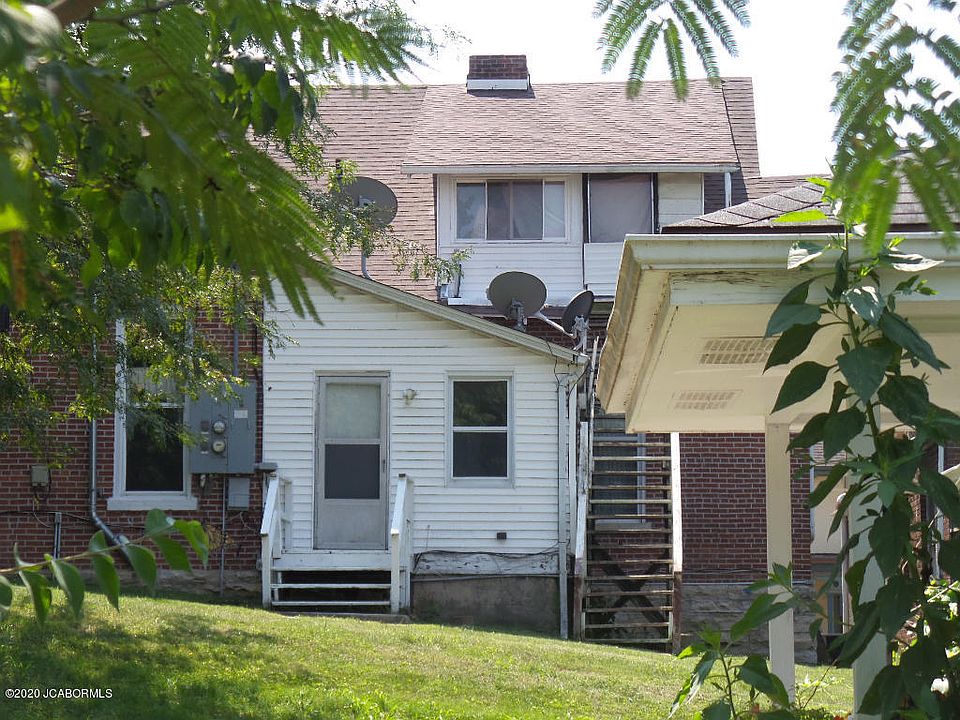 2nd image of 1105 E McCarty St