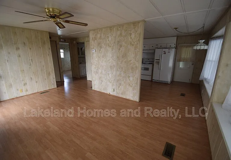 1567 Longbow Dr — Photo 4