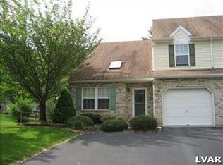 2436 Ridge View Ct, Bethlehem, PA 18020