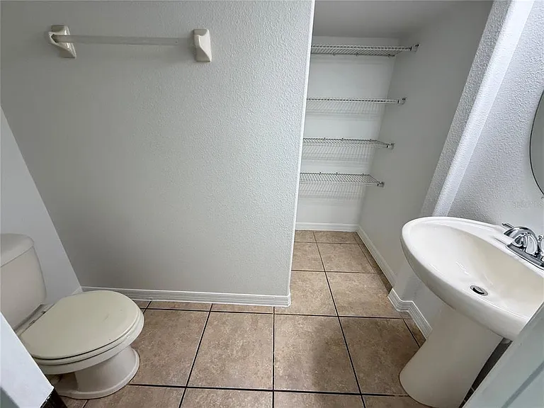 10713 Savannah Landing Cir — Photo 9