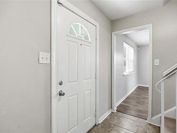 3rd image of 501 Water Oak Rd