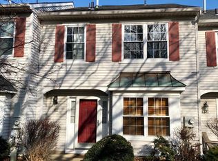 102 Liberty Dr, Langhorne, PA 19047