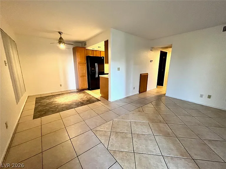 4964 Newport Cove Dr #B — Photo 5