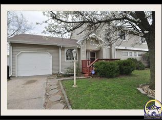 7000 SW Greenview Dr, Topeka, KS 66619