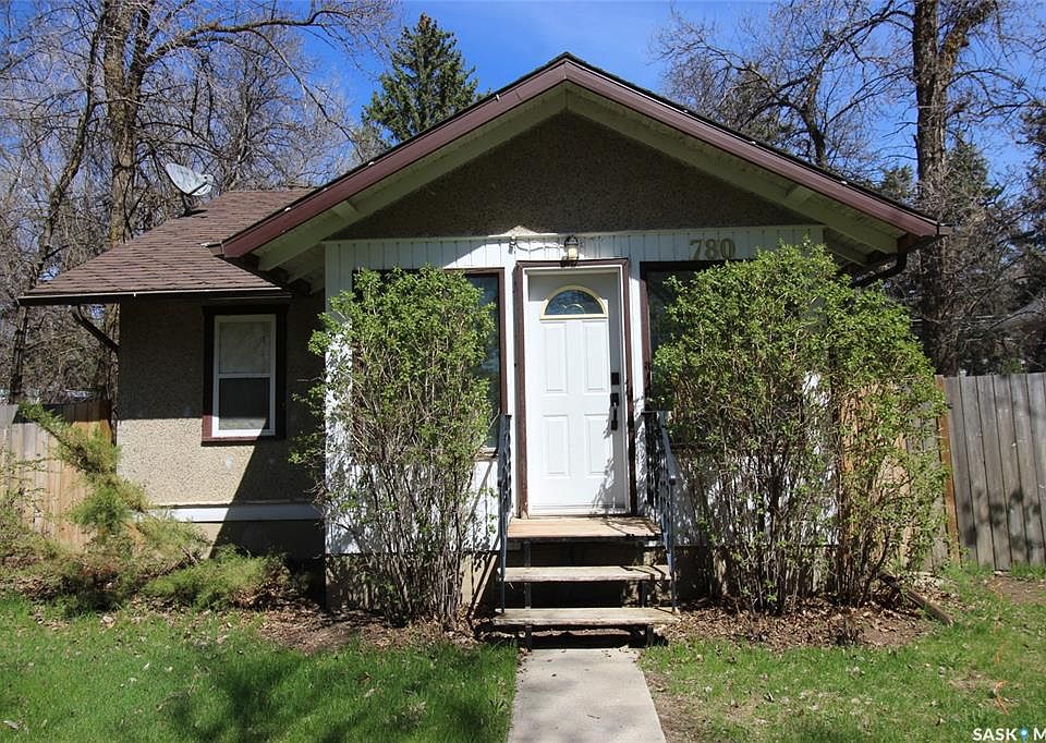 1st image of 780 1st STREET E