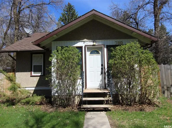 780 1st STREET E, Shaunavon, SK S0N 2M0