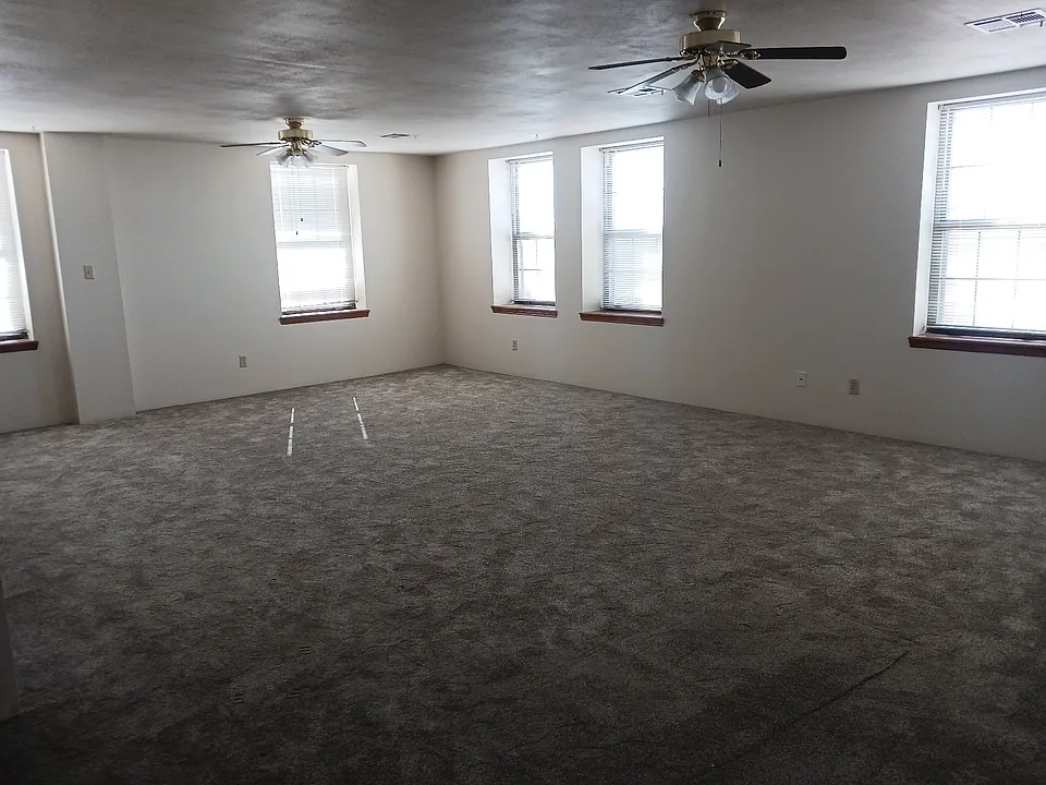 303 N Kansas Ave #303