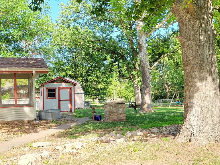 14411 W Maple St — Photo 43