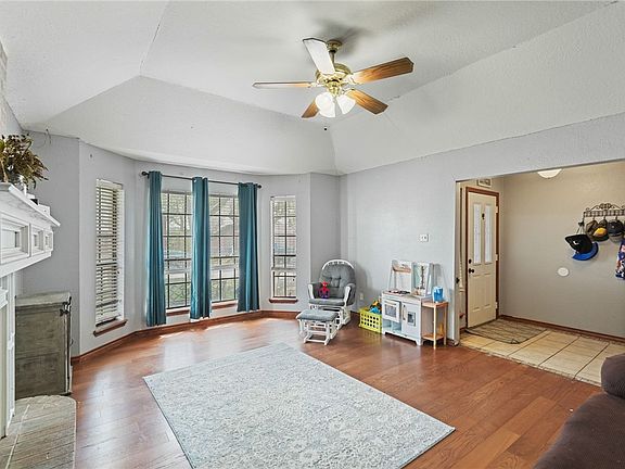 4th image of 7037 Sun Wood Dr
