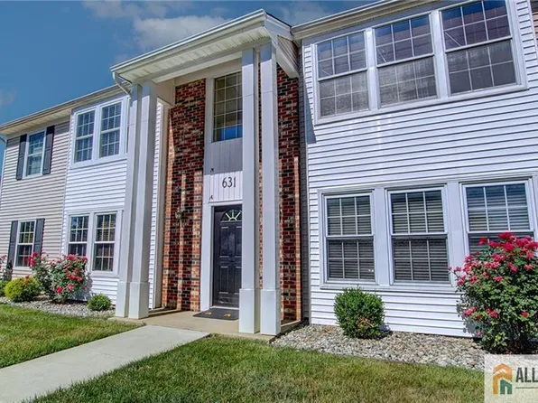 631 Madison Dr #B, Monroe Township, NJ 08831