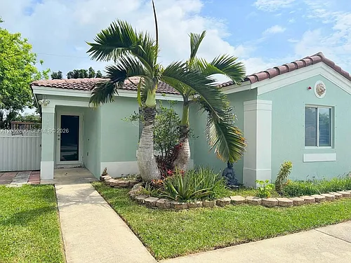 10611 SW 170th Ter Photo 1
