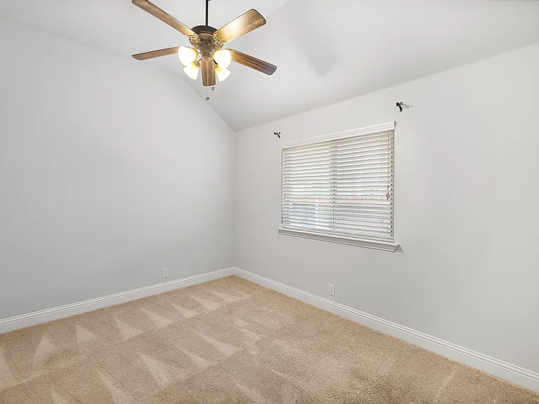 300 Kelvington Dr — Photo 22