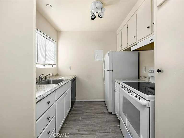 2900 Madison Ave #C21 — Photo 12