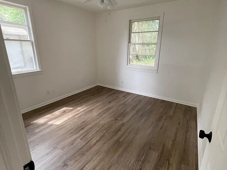 2302 Mitchell Pl — Photo 6
