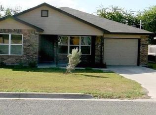 1206 E Avenue F, Lampasas, TX 76550