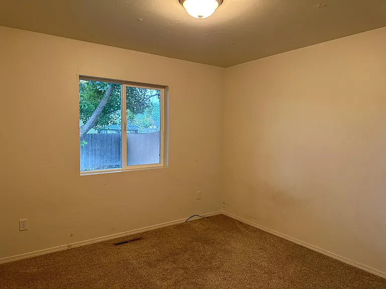 571 Cedarbrook Dr — Photo 7