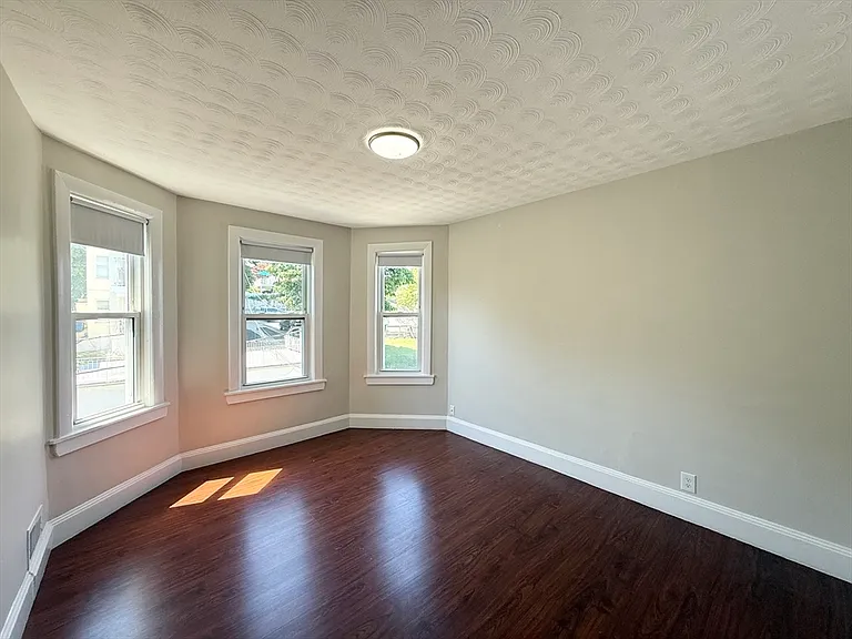 Campbell Ave — Photo 10