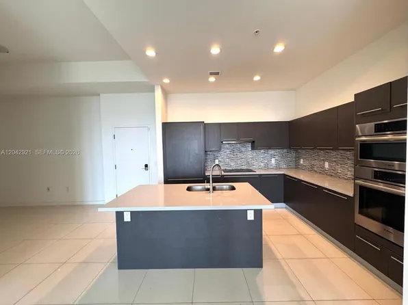 7825 NW 107th Ave, Miami, FL