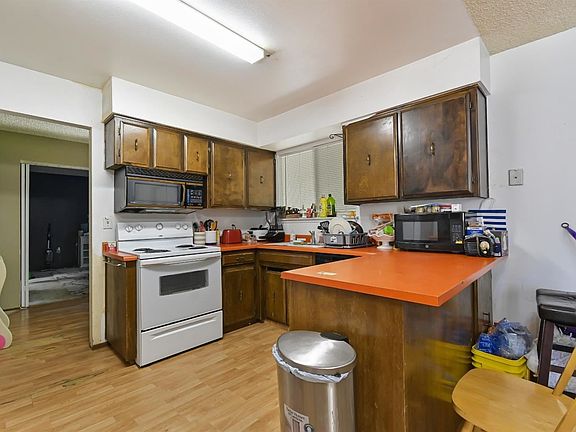 2nd image of 215-217 E 18th St
