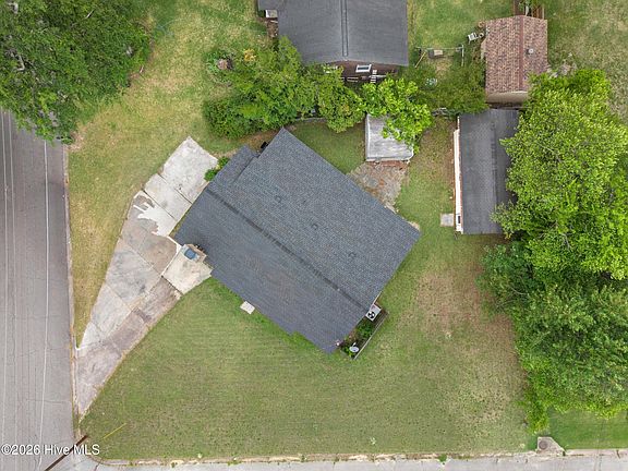 4th image of 2911 Fernwood Drive