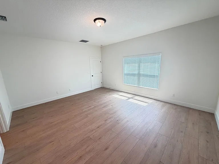 731 Schrader Ave SW — Photo 24