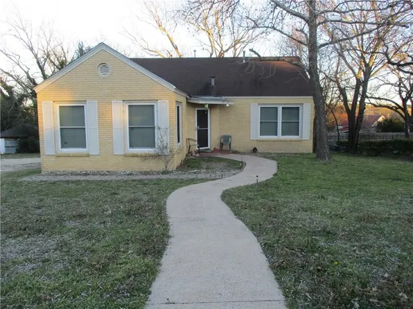 616 S Rice St, Hamilton, TX 76531