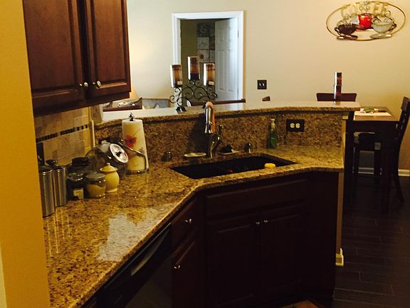 5th image of 9402 Clubview Dr