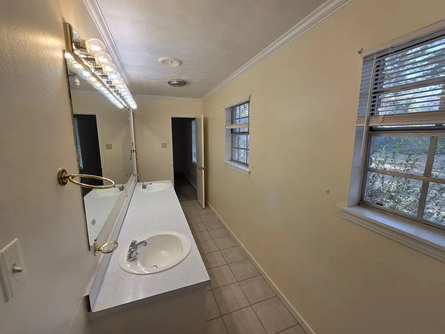5911 Lake Trace Circle - 1 — Photo 1