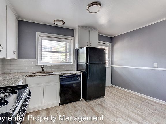 2nd image of 1424 S Quaker Ave APT A