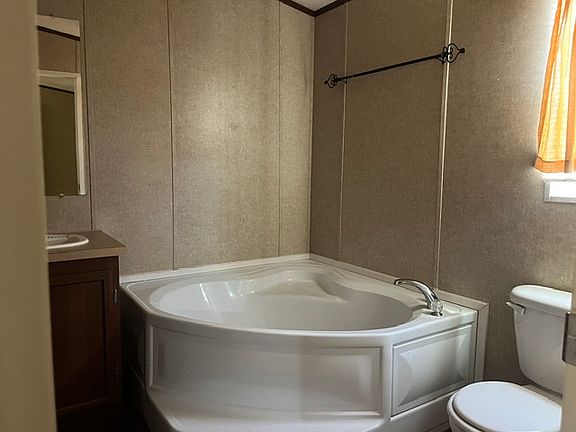 4th image of 1601 E Slaughter Ln Trailer 216