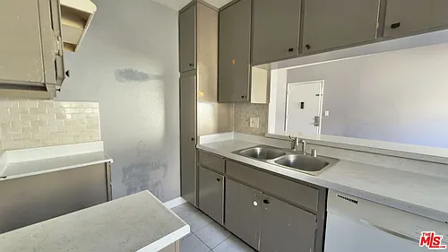 837 S Ardmore Ave #1 Photo 1