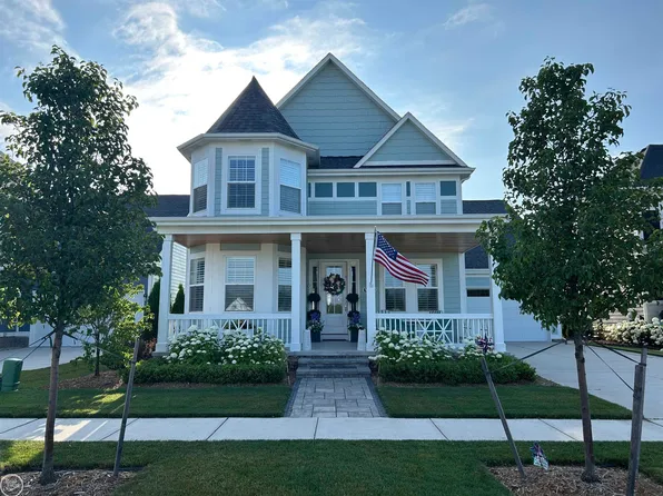 54568 Ann Dr Unit 37, Macomb, MI 48042