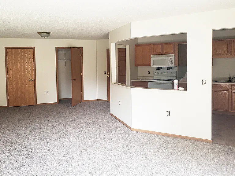 Central Square Apartments — Photo 17