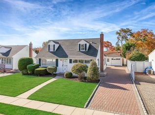 738 Buchanan Rd, East Meadow, NY 11554