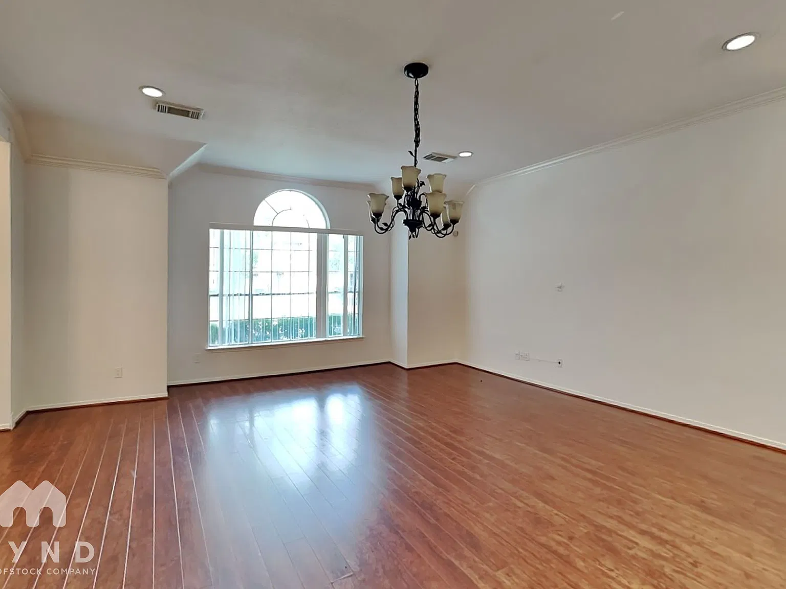 4 bed, 3.0 bath, 2712 sqft, $2,295 — Photo 3