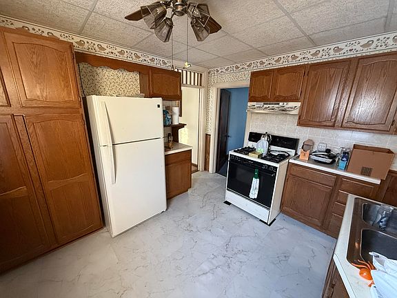 5th image of 723 Lincoln St