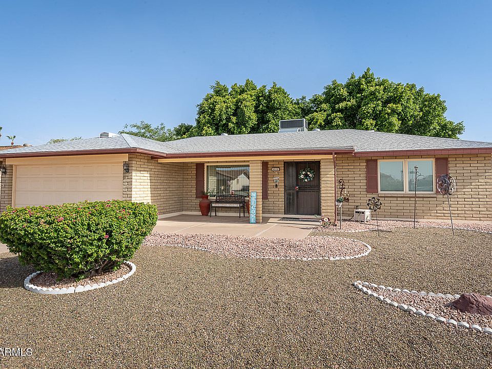 2nd image of 4609 E EMERALD Avenue