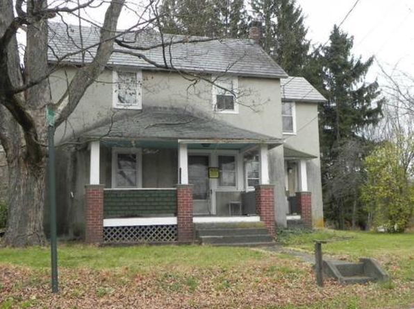 135 Marsh Rd, Stroudsburg, PA 18360