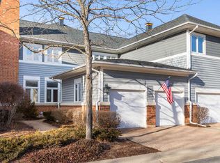 7 Brassie Ct, Woodridge, IL 60517