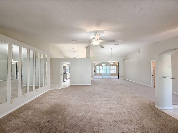 5th image of 27305 RACQUET CIRCLE