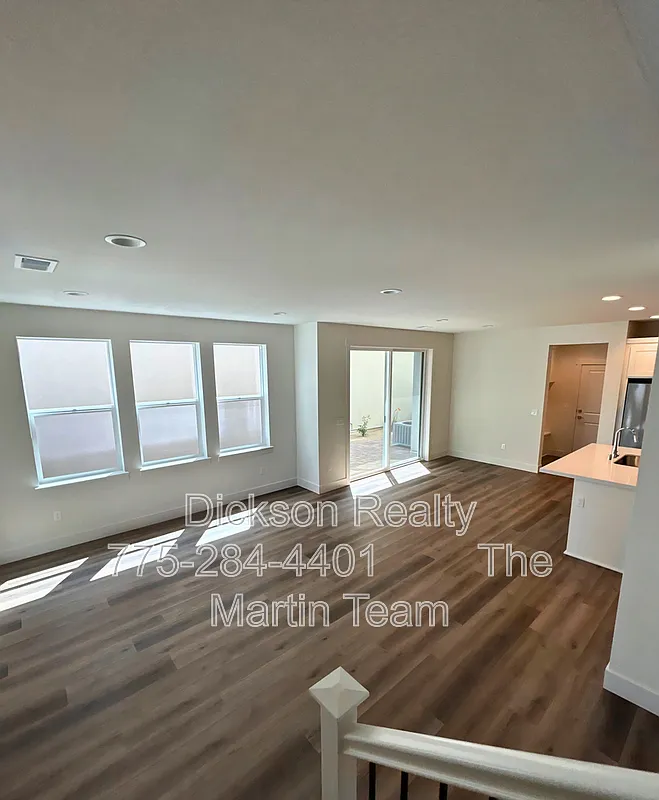3 bed, 2.5 bath, 1779 sqft, $2,995 — Photo 3
